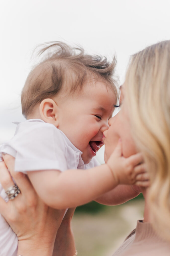 boy kisses momma, Norbuck Park, Kate White Photography