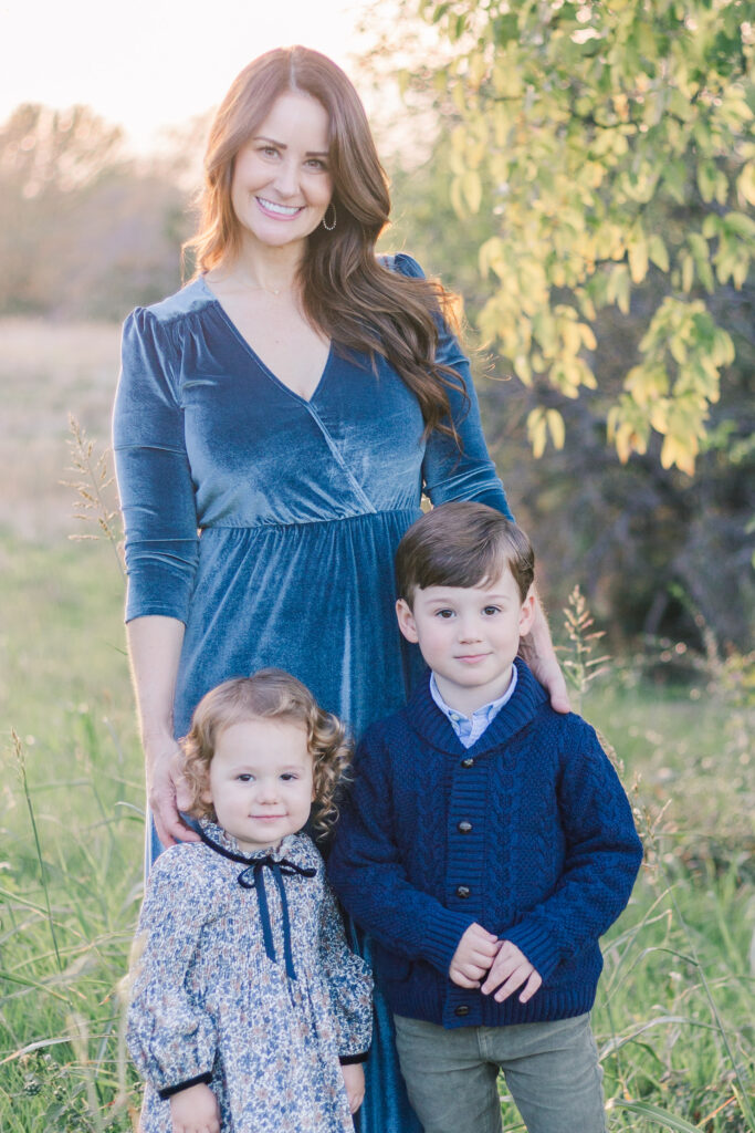 mom and kids at Norbuck Park by Kate White Photography