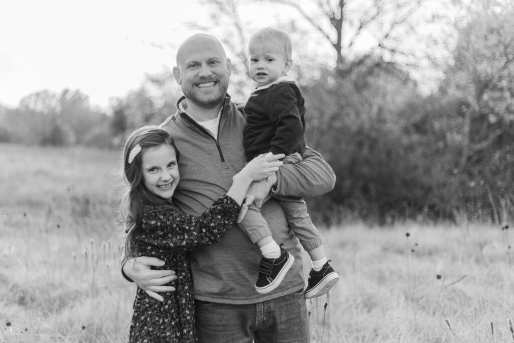dad and kids at Norbuck Park by Kate White Photography