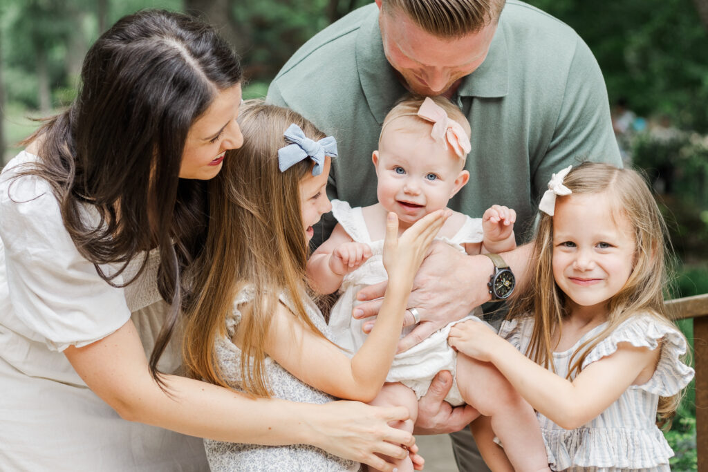 whole family at Grapevine botanical garden