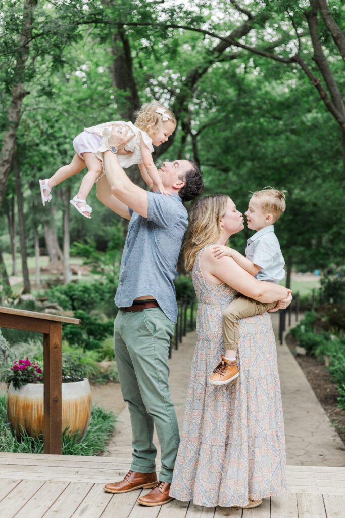whole family at Grapevine botanical garden