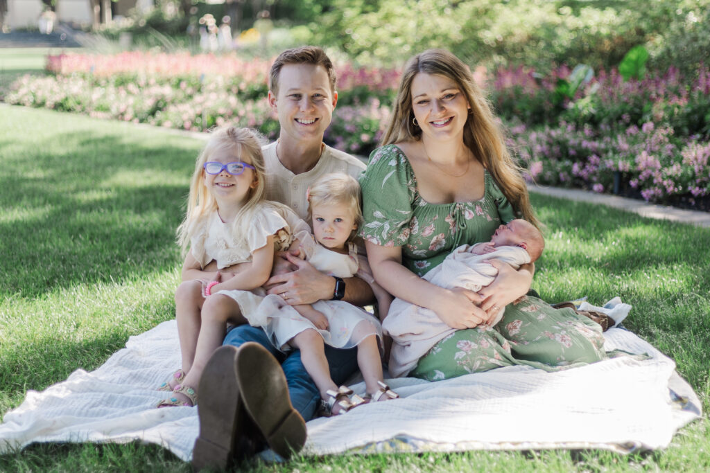 family at the Dallas arboretum