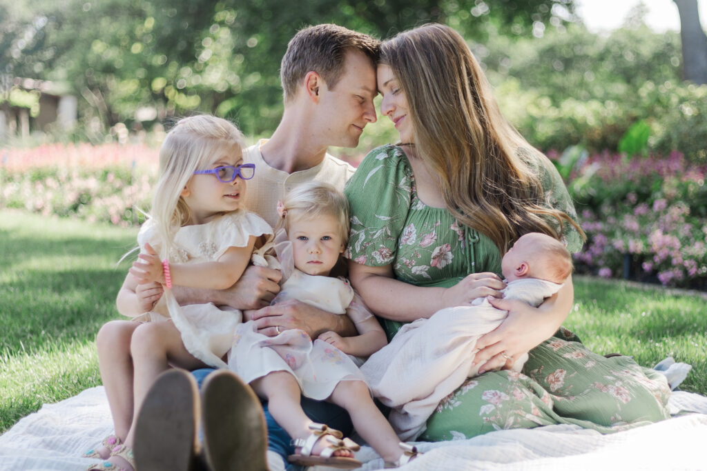 family at the Dallas arboretum