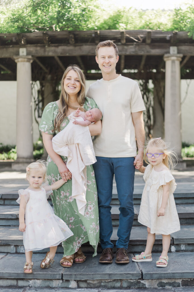 family at the Dallas arboretum